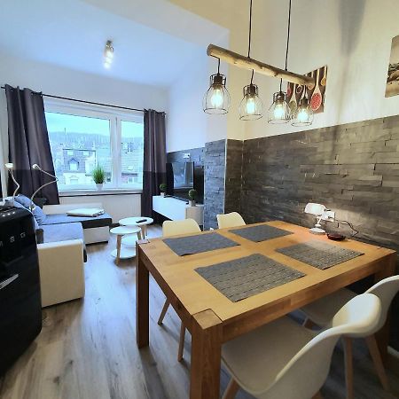 Moderne Wohlfuehloase Zentral In Seenaehe - Pillow Menu, 2 Stk 55" Smart Tvs, Netflix, Disneyplus Uvm Wetter  Dış mekan fotoğraf